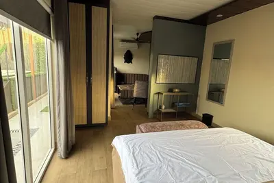 Aqua Sky Terrace Floor with Suite room- 1 Full size bed and 1 Sofa Bed W Jacuzzi