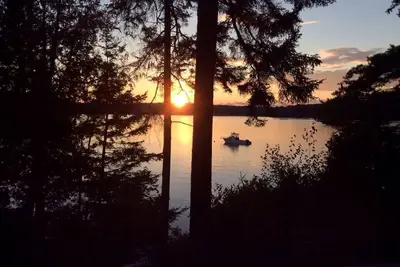 Image de Sunsets over Quahog Bay - rustic setting, peace and quiet