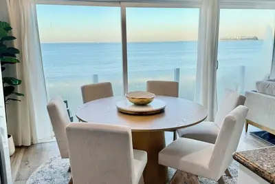 Image de 2-bedroom Beachfront house with Loft on the sand