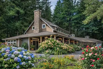Image de Cozy and Dainty  3-Bedroom Farmhouse on 5 Acres of Serene Nature