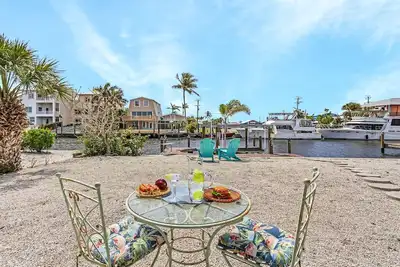 Image de Gulf Access, Dock, Pet Friendly, Bikes and Shufflebaord - Pine Island Breeze - Roelens Vacations