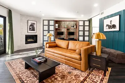 Image de Elegant 3br Retreat | Walk to Old Town Bars | Free Parking