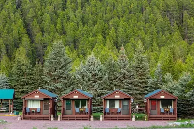 Image de Eagles Nest Cabin! 6 miles to Glacier!