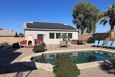 Image de Cozy Guest House Apartment w/ Shared Backyard Oasis, Spa & Pool