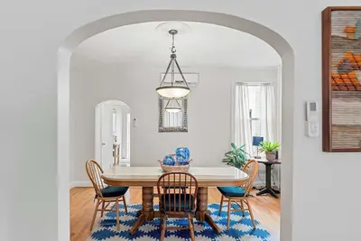 Image de Sojourn Classic Dc Rowhouse with Parking