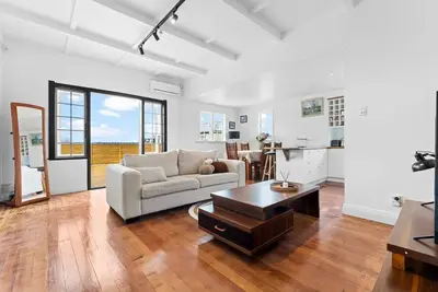Image de Central 4br Family Home w/ Parking | Sleeps 7 | Near Auckland Cbd