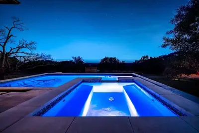 Image de Luxe Ranch Life-Heated Pool+Spa. 10 Min Downtown!
