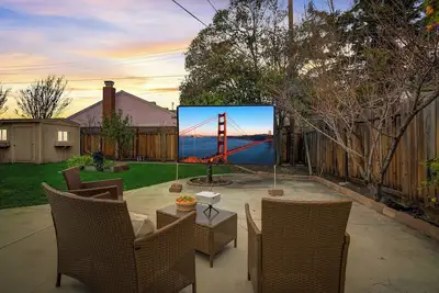 Image de CozyStay w/Outdoor Movie near ApplePark/Nvidia/Westfield Valley Fair