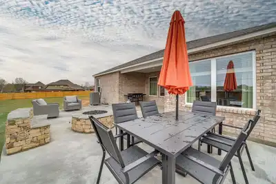 Image de 14 Mi to Tulsa: Home w/ Patio in Broken Arrow