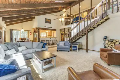 Image de Walk to Lake & Trails: Angel Fire Home w/ Deck!