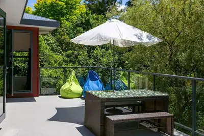 Image de Treetop Living - peaceful oasis, serene and cozy interior, scenic views of native bush.