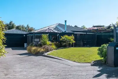 Image de Te Aroha Whare | Serene BnB w/ Bbq, Garage & Cozy Style