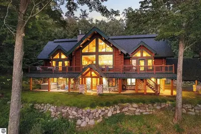 Image de UpNorth Chalet: Hot Tub, Game Room & Sauna