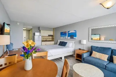 Image de 6201 Ocean Ave, Unit 211 - The Nassau Inn