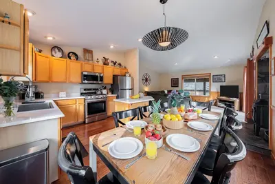 Image de Stylish Truckee Retreat | Deck, Near Lake & Skiing | Moraine by AvantStay