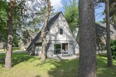 Image de Maison rénovée avec lave-vaisselle, Breda à 10 km.