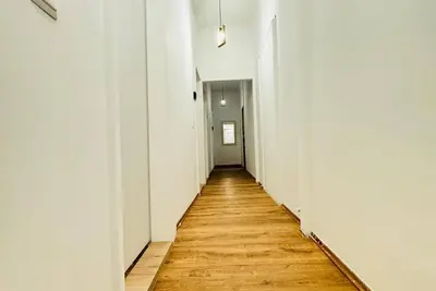 Image de 5br Apt For 10 Walk to Kaufpark Alterlaa