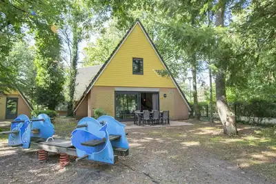 Image de Maison adaptée aux enfants avec 2 sdb dans un parc de vacances à Vrachelse Heide