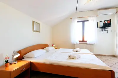 Image de Appartement confortable à Jezera avec.