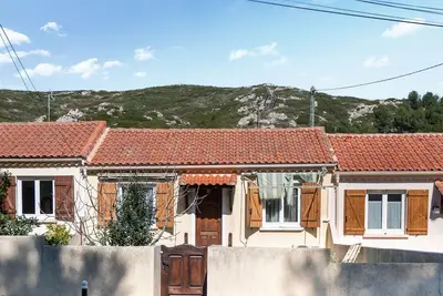 Image de Superbe maison au Rove avec WiFi