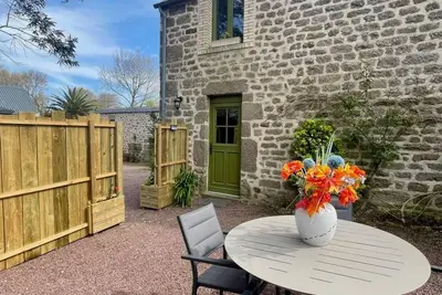 Image de Charmante Maison à Montfarville avec Parking et Wifi, Animaux Bienvenus