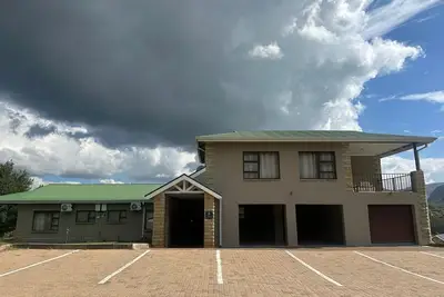 Image de Spacious 5-bedroom villa in delightful Clarens with Ac, WiFi