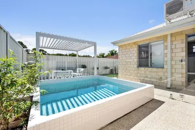 Image de Winter Family-Friendly Getaway | Sleeps 5 | Ping Pong | Bbq | Office Desk