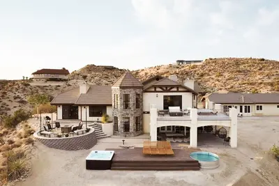 Image de Citadel by Fieldtrip | 5bd Boulder Estate w Amenities