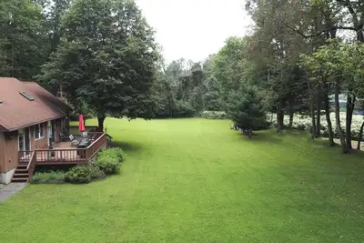 Image de Charming Narrowsburg Escape – River Access, Huge Yard, Minutes from Main Street