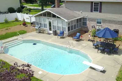 Image de Best in show. Pool. Bar. Pool Table. Basketball.