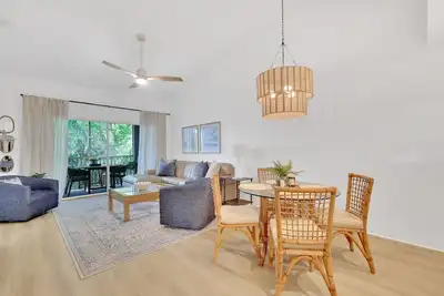Image de New Bonita Springs Retreat – Coastal Charm, Gated Pool & Minutes to the Beach!