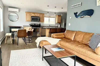 Image de Family friendly and dog welcoming home, minutes from the beach in Old Orchard!