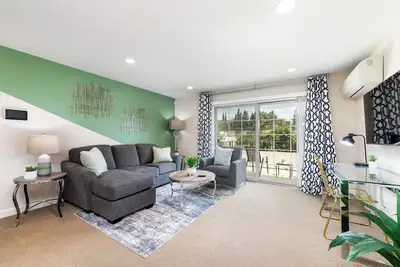 Image de Stylish & Serene 2-bed, 2-bath with King beds, Fast WiFi