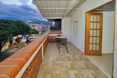 Modern Apartment in Alameda