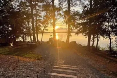 Image de Loon Cove Home