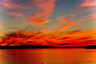 Image de The sunset cottage on Pushaw Lake!