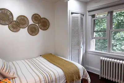 Image de A tidy and cozy double bed room