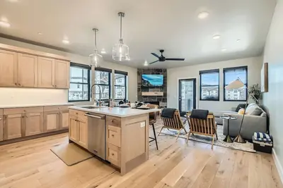 Image de New! Flying Moose Luxury! Year-Round Fun at Deer Valley East and Jordanelle!