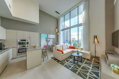 Image de Unbelievable DoubleHeight WaterFront Best-1br@Hyde