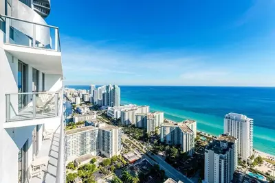 Image de Amazing Se Corner Condo Great OceanView 15th Floor