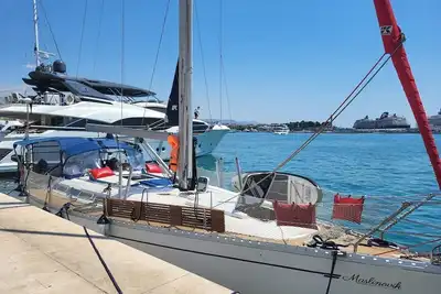 Image de Spend unforgettable days cruising on a private sailboat with a super host.