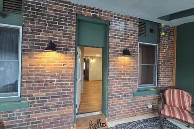Image de Apartment with WiFi above laundromat in Main Street in Lansing