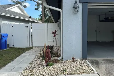 Image de Adorable 2-bedroom house with Ac in vibrant Tampa