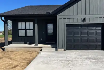 Image de 108 Halliday Way 3-bedroom townhome with WiFi and Ac in Washington Court House