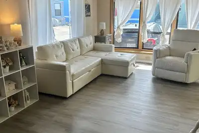 Image de Cozy 2-Bed home in Nettles Island.