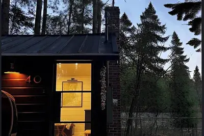 Image de Charming cabin in the country with WiFi and Ac 10 mins from downtown Georgetown
