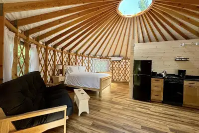 Image de New luxurious 24’ yurt located in Bar Harbor, Maine with access to Northeast Creek