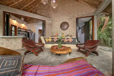 Image de 2 Br, 2 Bath, Ac, King, Heated Salt Pool, Gem