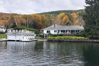 Image de Private Dock at Lake George Getaway
