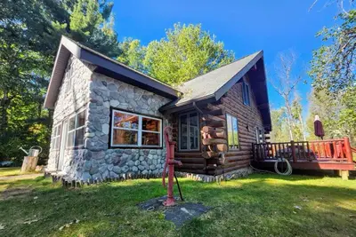 Image de Charming 3-bedroom Cabin nestled on Big Sable River